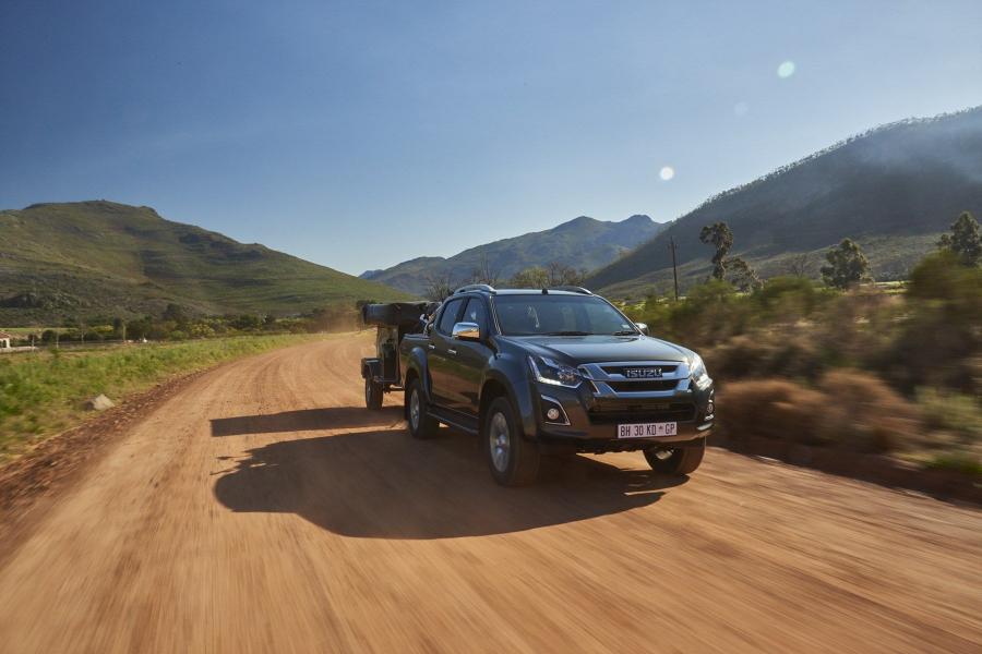  Isuzu KB Double Cab LX 2016 года  (фото 2 из 9)